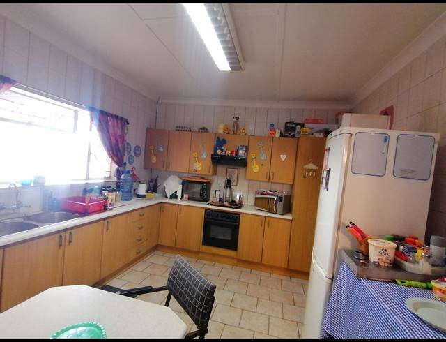 3 BEDROOM FREESTANDING FOR SALE IN STILFONTEIN EXT 4